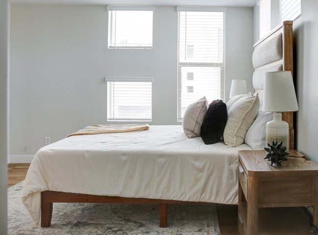 Building Photo - 630 N Power Rd