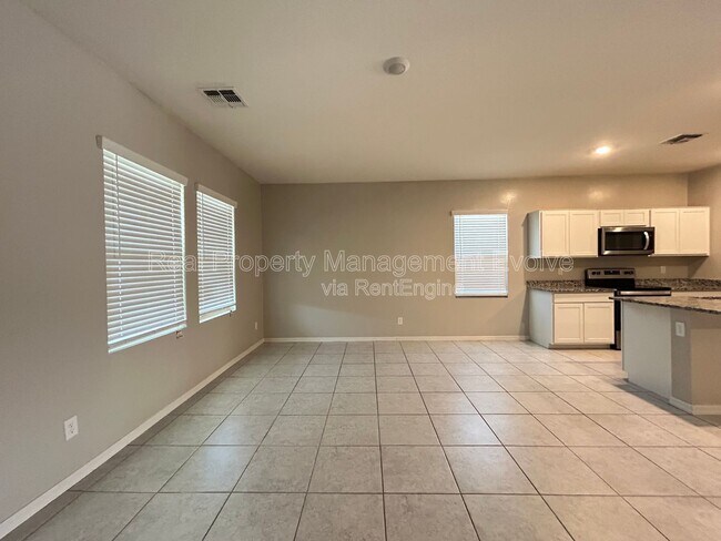 Building Photo - 6511 W Magdalena Ln