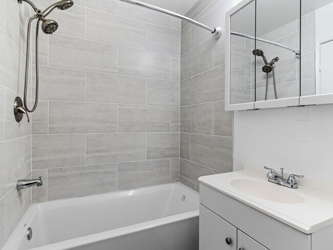 Building Photo - 1168 E 10th St