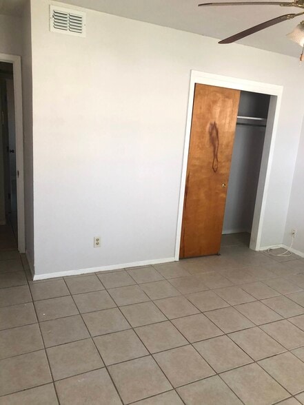 Mater Bedroom Closet - 601 E Williamson Ave