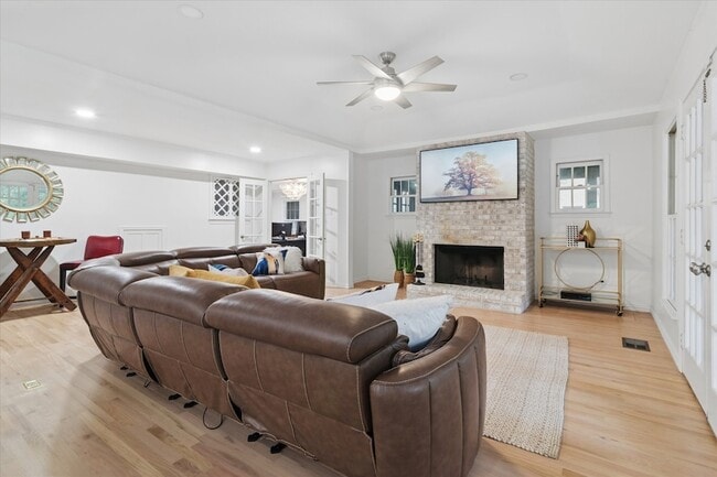 Building Photo - 8106 San Benito Way