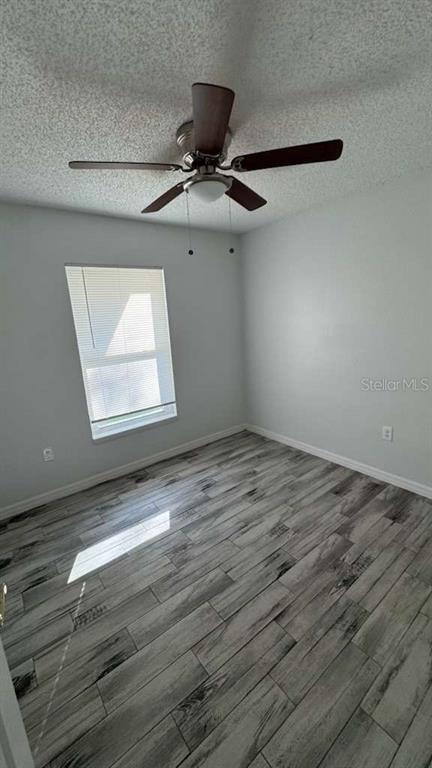 Building Photo - 545 Oak Dr