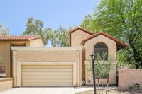 Building Photo - 2033 N Sunset Dr