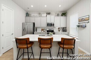 Building Photo - 1020 Vista View Dr