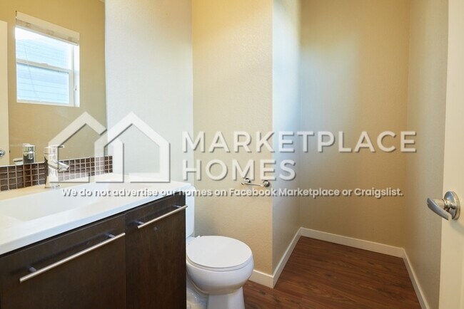 Building Photo - 10711 Truckee Cir