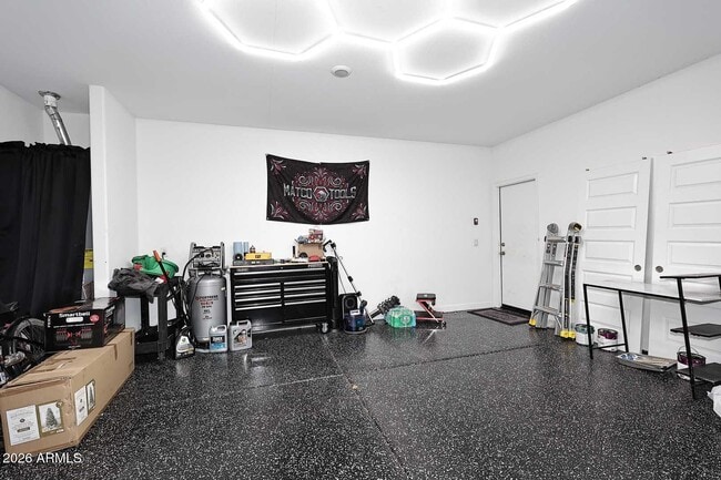 Building Photo - 40020 W Sunland Dr