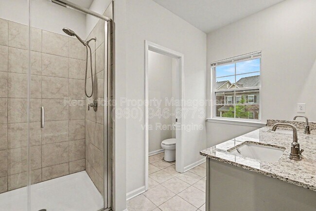 Building Photo - 8009 Whitegrove Rd