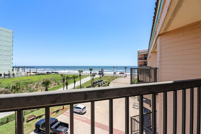 Building Photo - 9520 Seawall Blvd