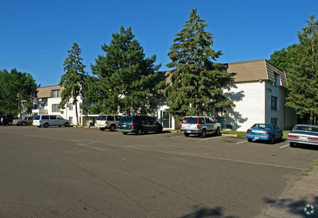 Building Photo - 596 Hoyt Ave E