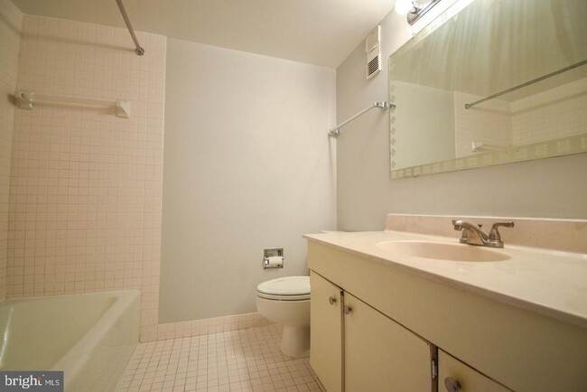 Building Photo - 3713 S George Mason Dr