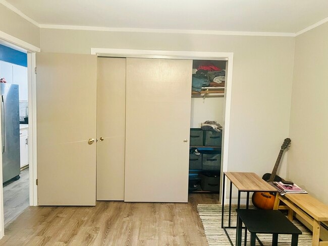 Building Photo - 424 Elgin Ave