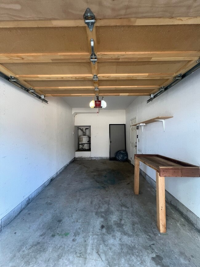 Building Photo - 3364 Treehaven Dr