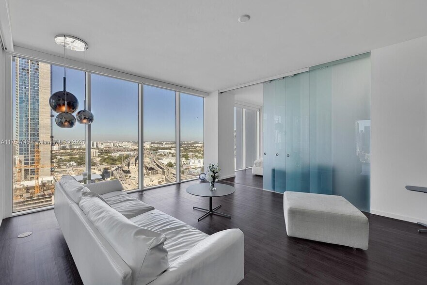 Building Photo - 1040 Biscayne Blvd