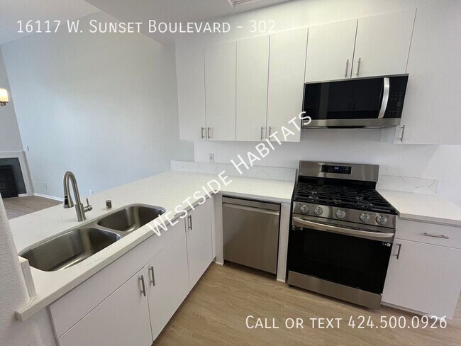 Building Photo - 16117 W Sunset Blvd