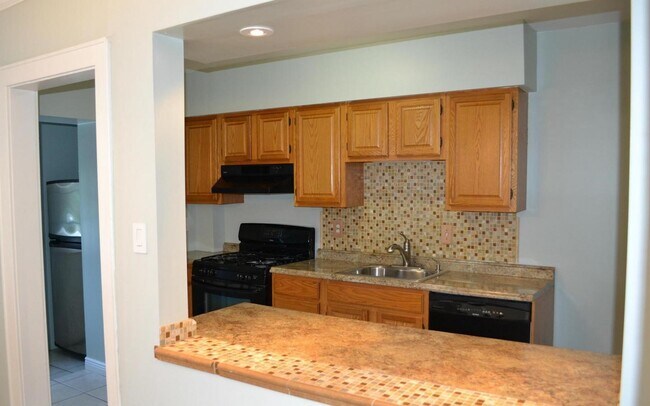 Building Photo - 7034 Dunbar Rd