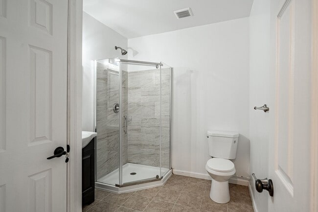 Building Photo - 235 E Market St