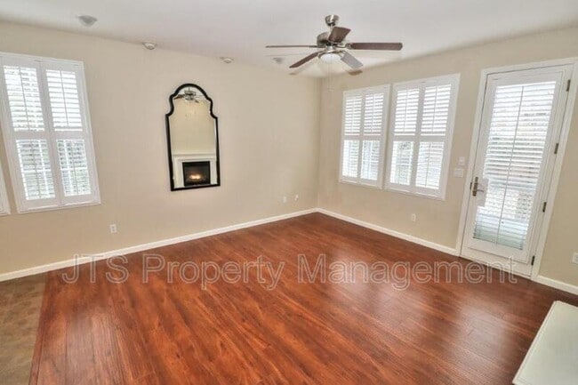 Building Photo - 217 Barnhill Dr