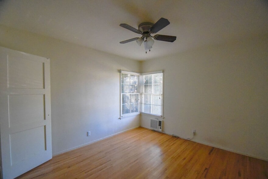 Building Photo - 5654 Camellia Ave