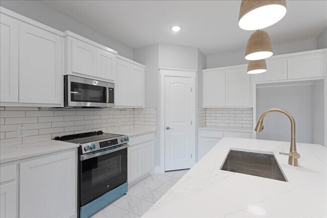 Building Photo - 2355 Co Rd 376