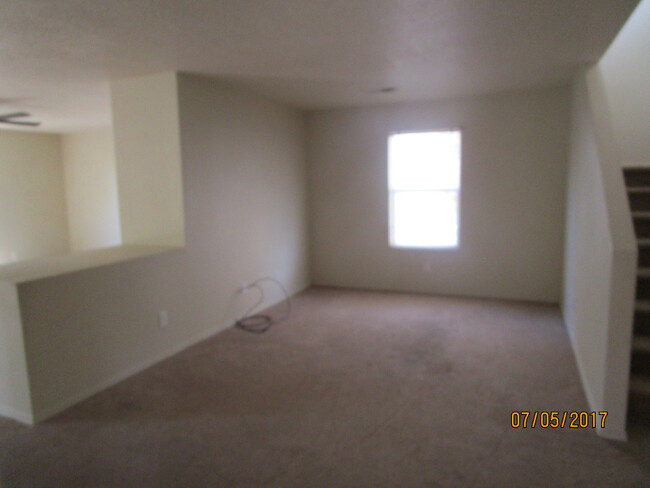 Building Photo - NW 3BR 2.5B 2CG 2000SF