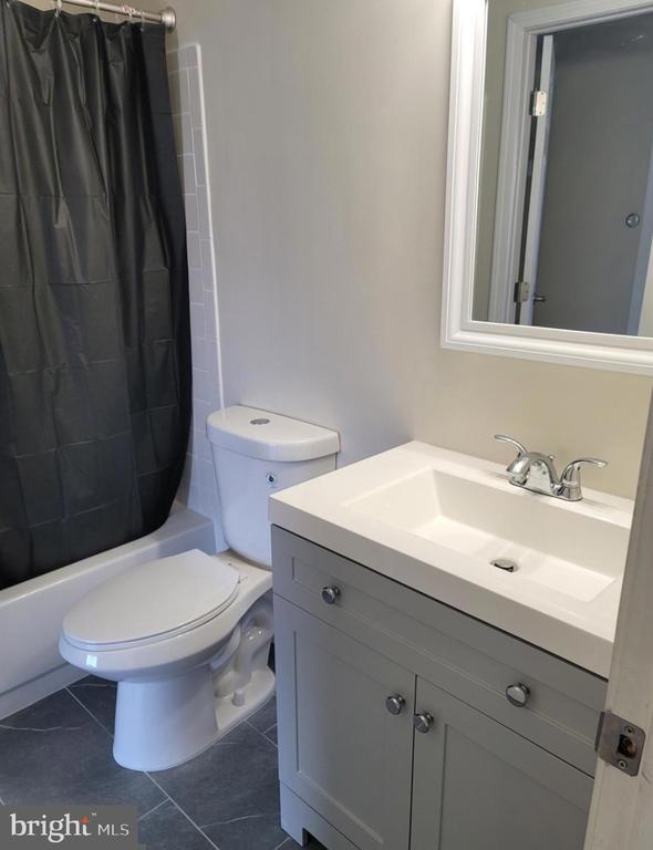 Building Photo - 9565 Battery Heights Blvd