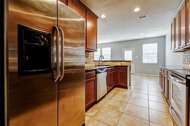 Building Photo - 24522 Folkstone Cir