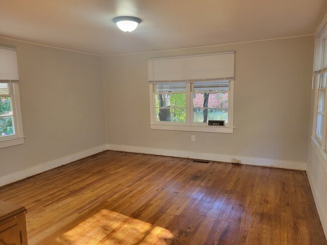 Building Photo - 2423 Wheeless Rd