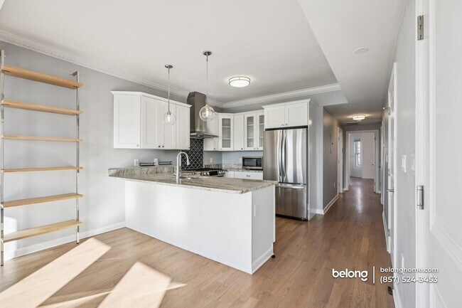 Building Photo - 77 Byron St