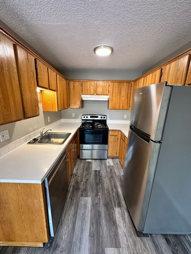 Building Photo - Lydia Court Duplex