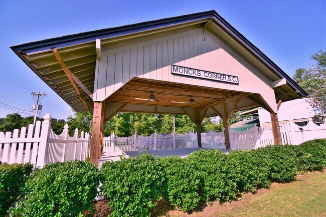 Building Photo - 175 Morning Line Dr