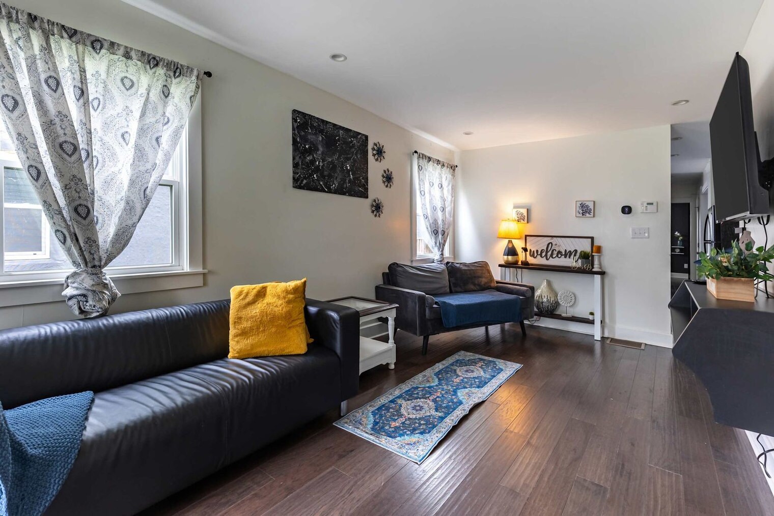 Building Photo - 3203 Sutherland Ave