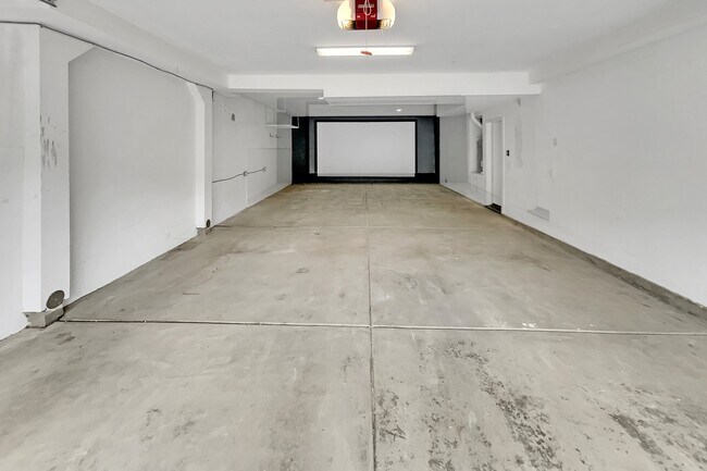 Building Photo - 1536 N Mercury Dr