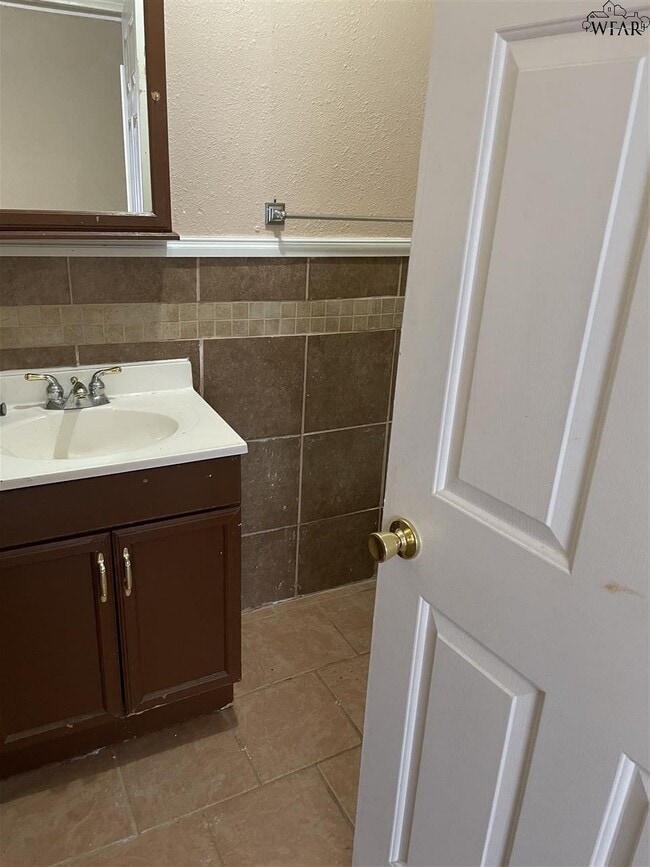 Building Photo - 1615 Oceola Ave