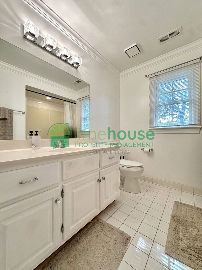 Building Photo - 948 Forest Lakes Cir
