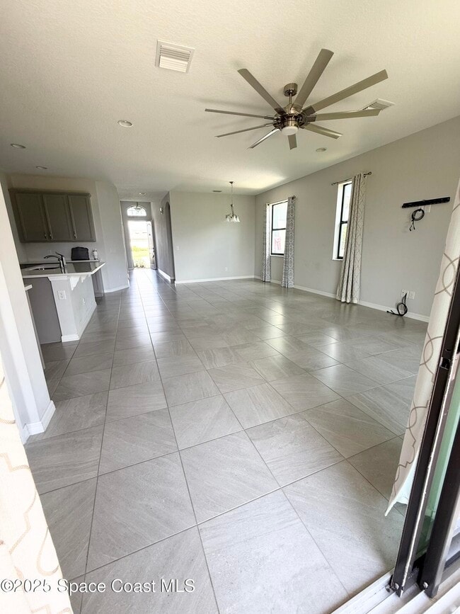 Building Photo - 8032 Mocan Ct