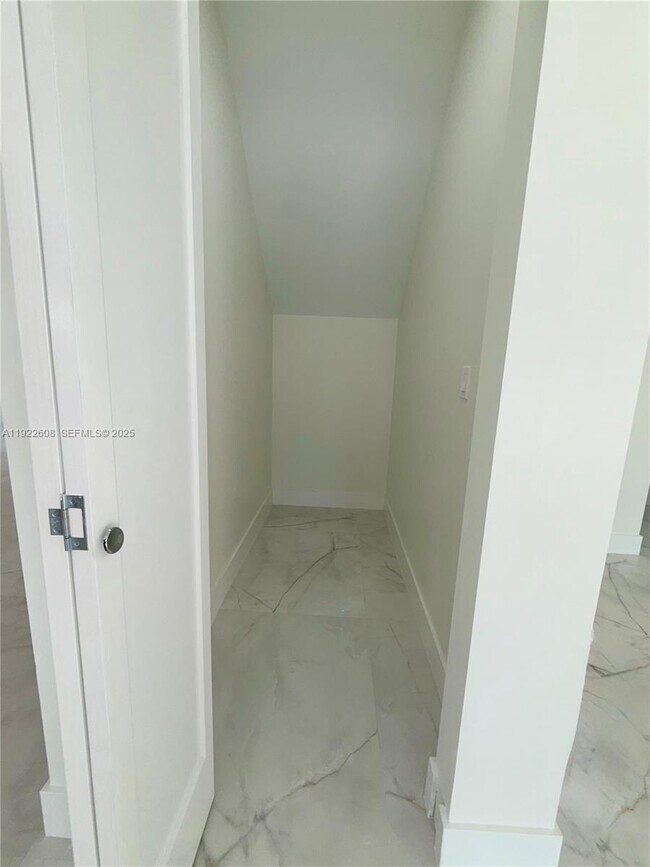 Building Photo - 15254 SW 109th St