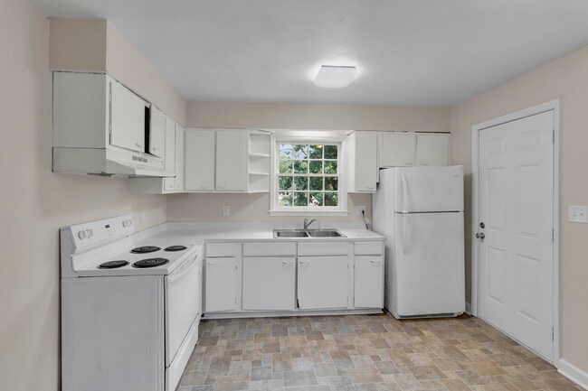 Building Photo - 1508 Beaufort St