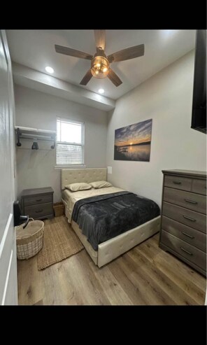 Building Photo - 1211 St Stephens Church Rd