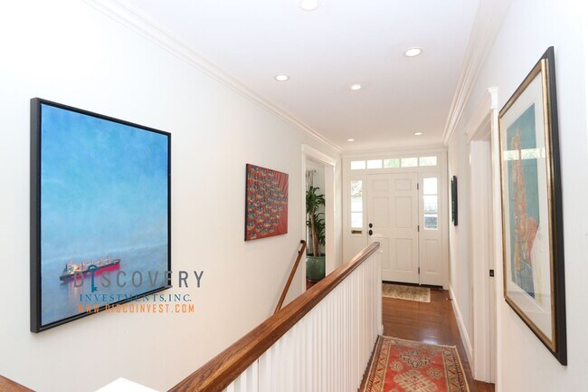 Building Photo - Sophisticated Piedmont Colonial with Enclosed Yard