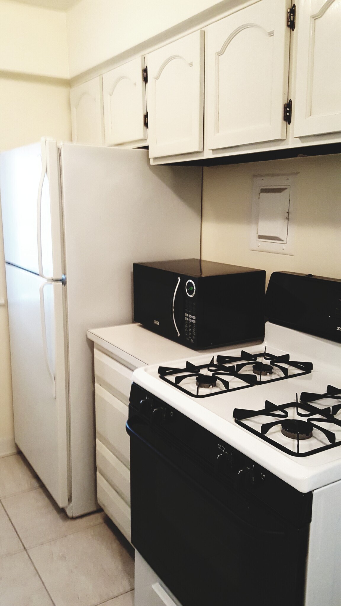 Building Photo - 12900 Lake Ave