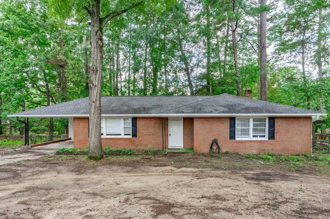 Primary Photo - Renovated 3-Bed, 2-Bath Brick Home – Spaci...