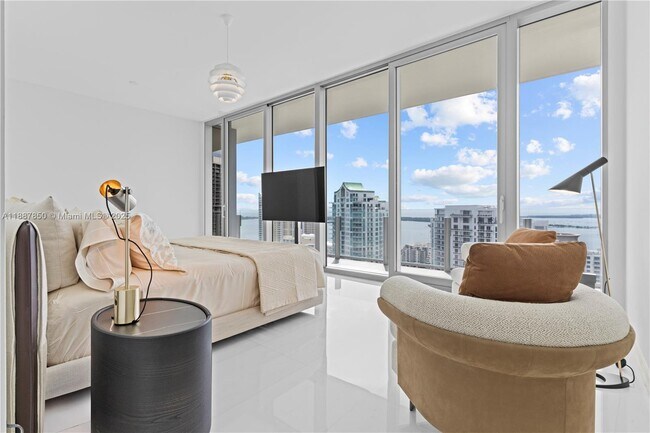 Building Photo - 300 Biscayne Blvd Way