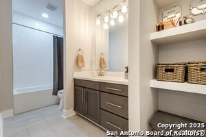 Building Photo - 203 Nogalitos St