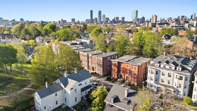 Building Photo - 86 Winthrop St