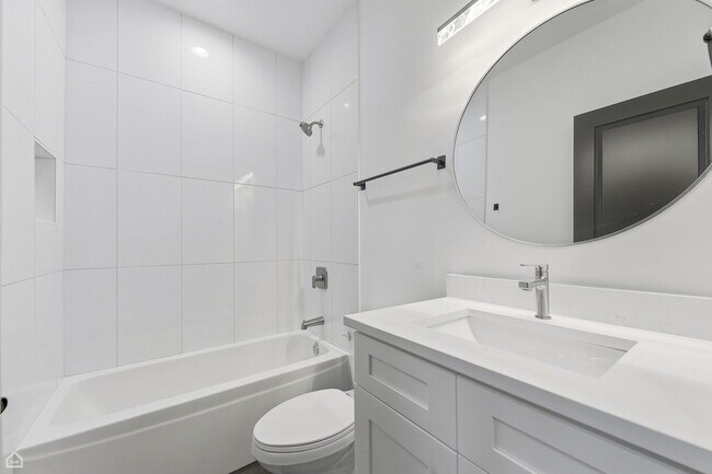 Building Photo - 861 E 63rd Pl