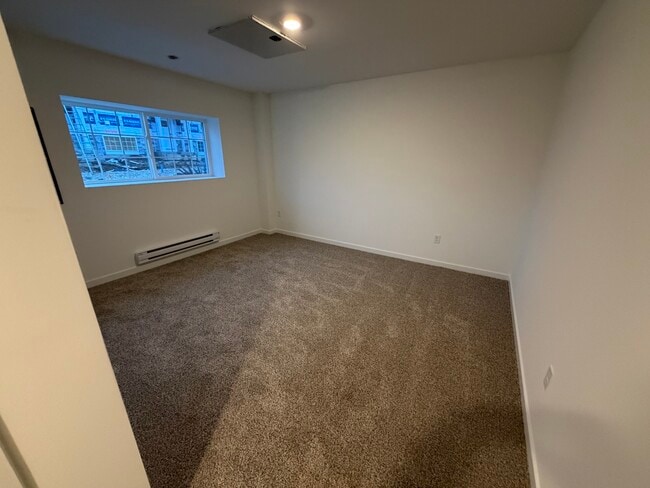 Building Photo - 6540 Linden Trl