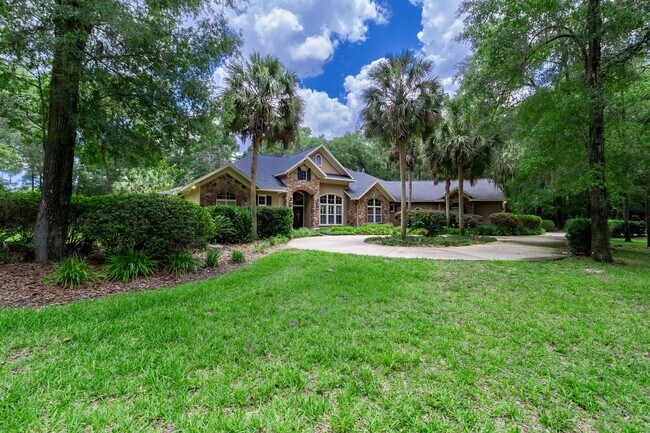 Building Photo - Executive Gainesville Rental: Custom 4 Sui...