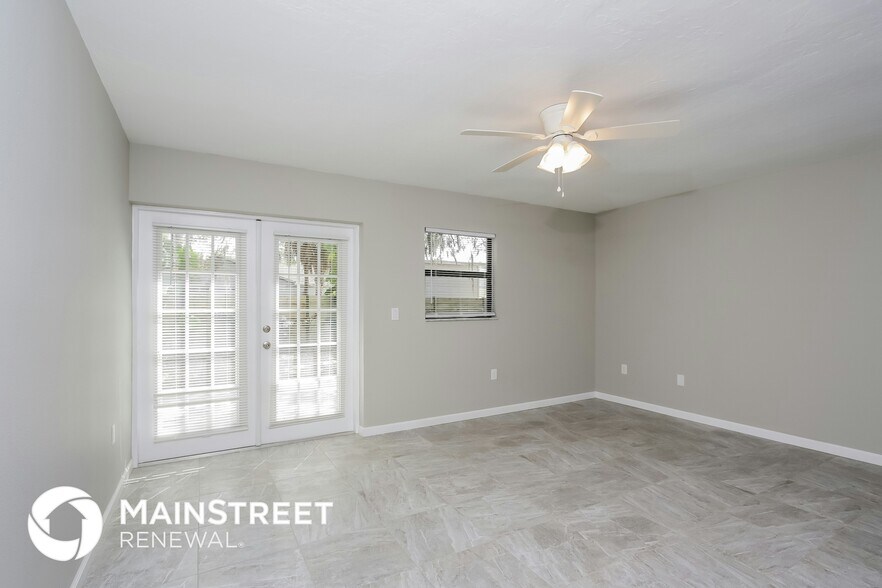 Building Photo - 816 65th Ave W