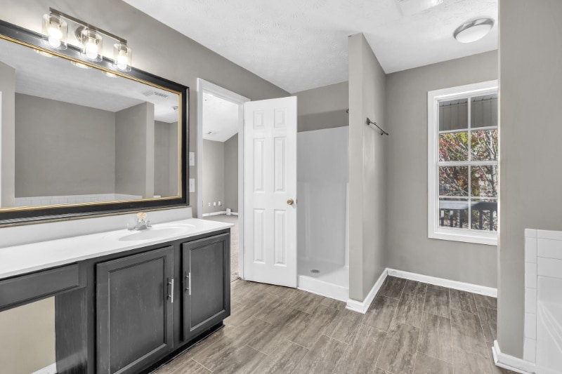 Building Photo - 732 Shadow Lake Dr