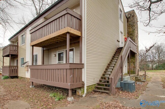 Building Photo - 9020 Mahogany Row SE